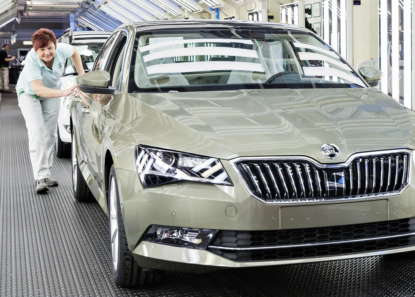 7575034-skoda-superb.jpg