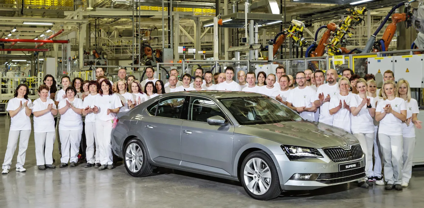 7575063-skoda-superb.jpg