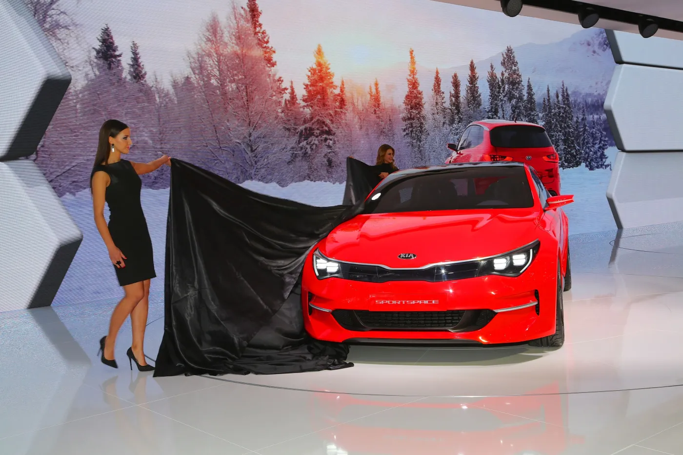 7560718-kia-sportspace.jpg