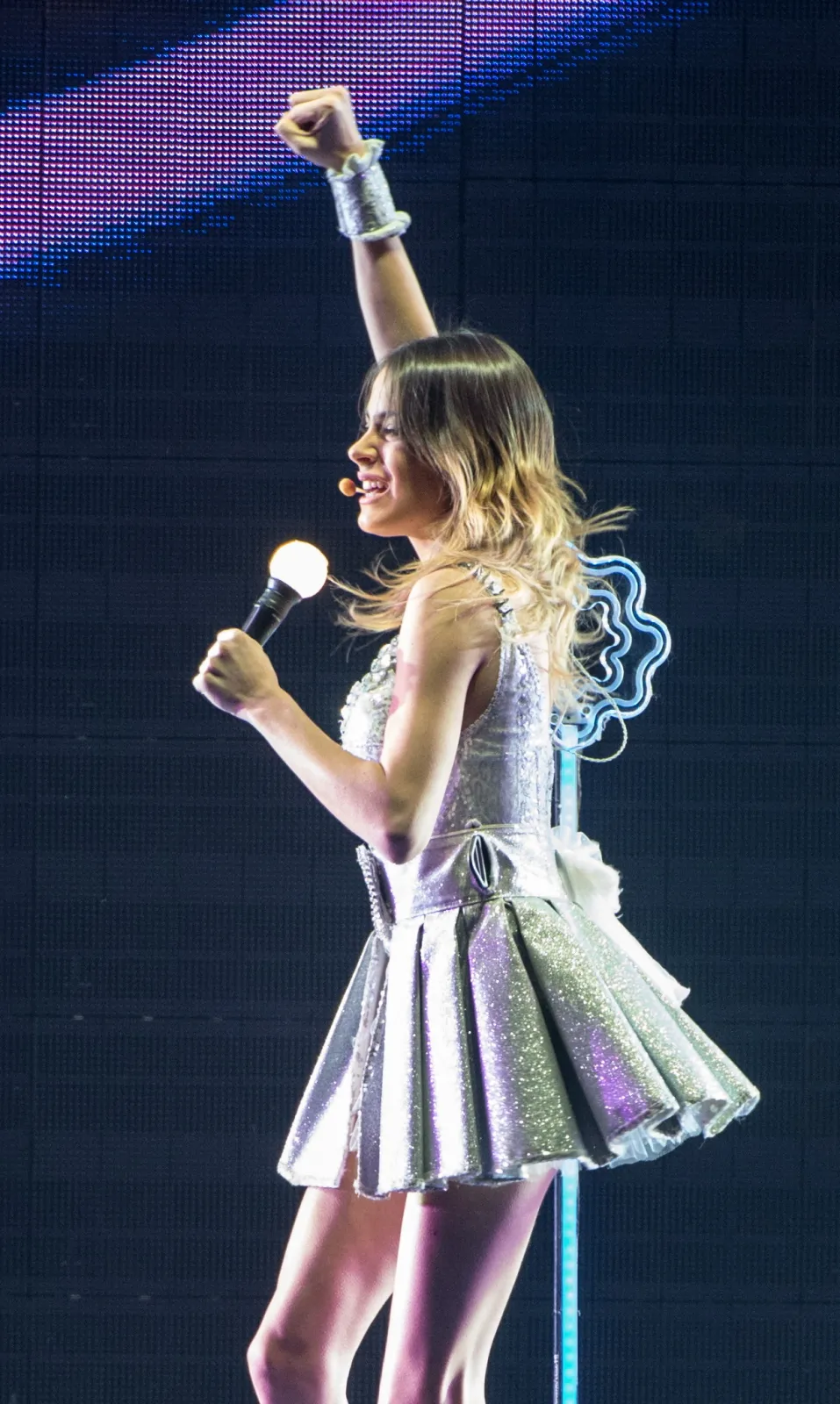 7599228-violetta-live.jpg
