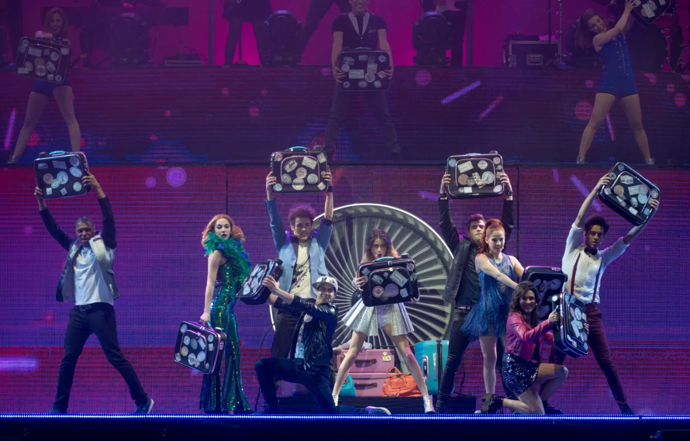 7599315-violetta-live.jpg