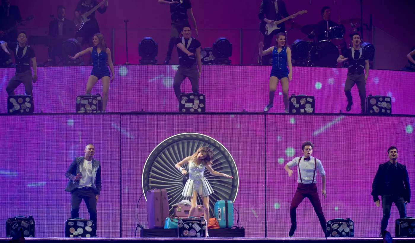 7599344-violetta-live.jpg