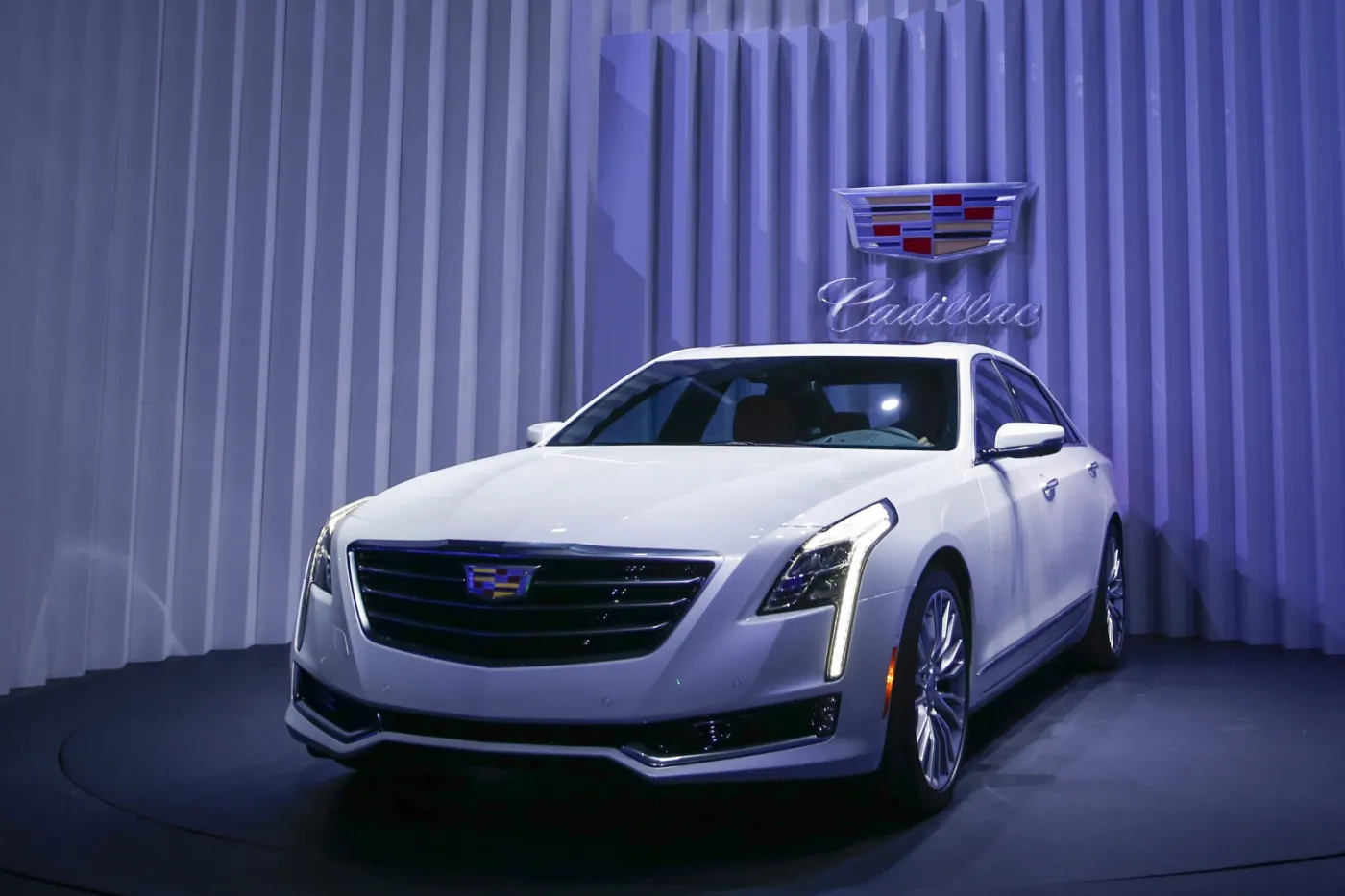 7609434-cadillac-ct6.jpg