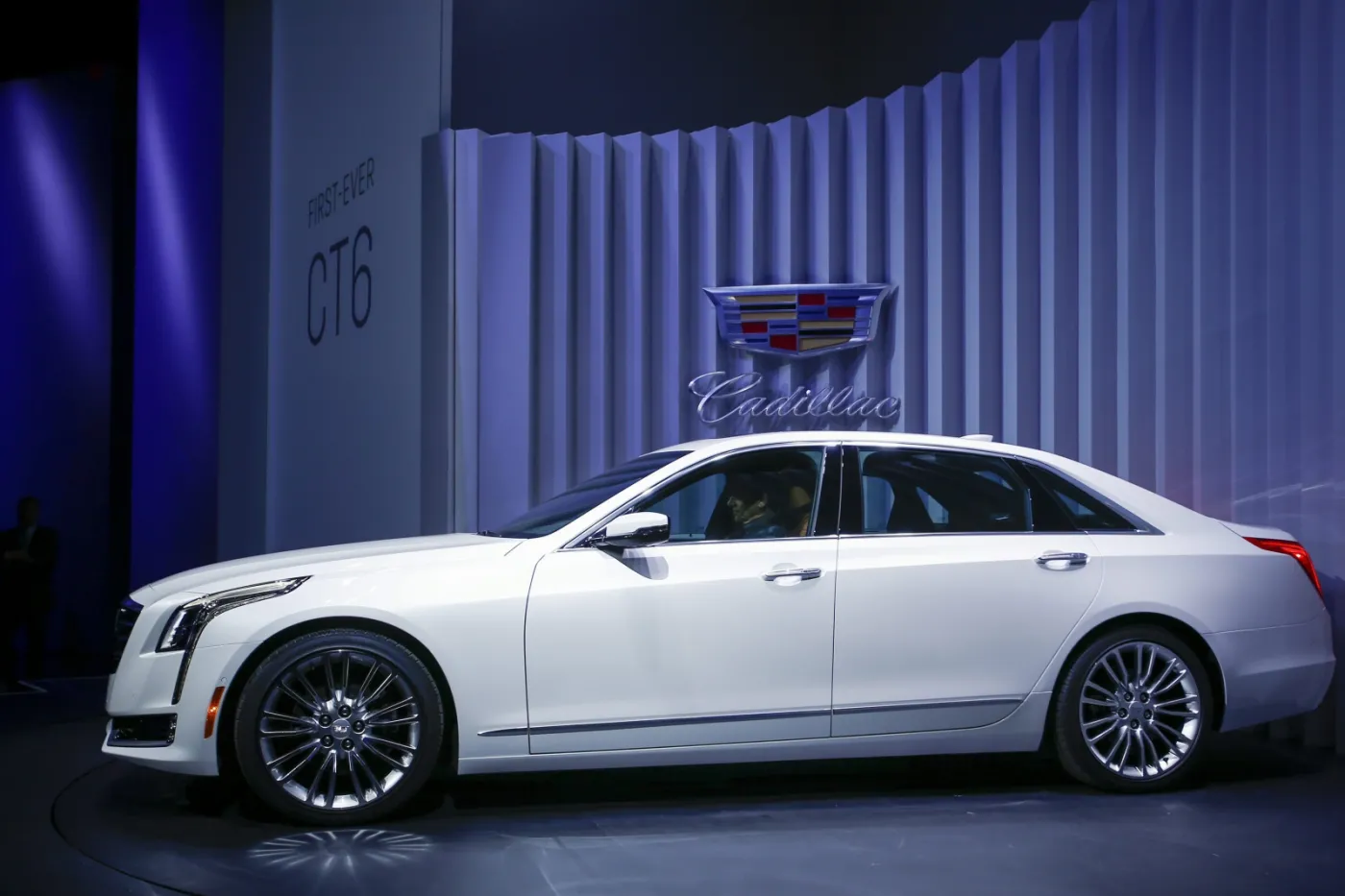 7609463-cadillac-ct6.jpg