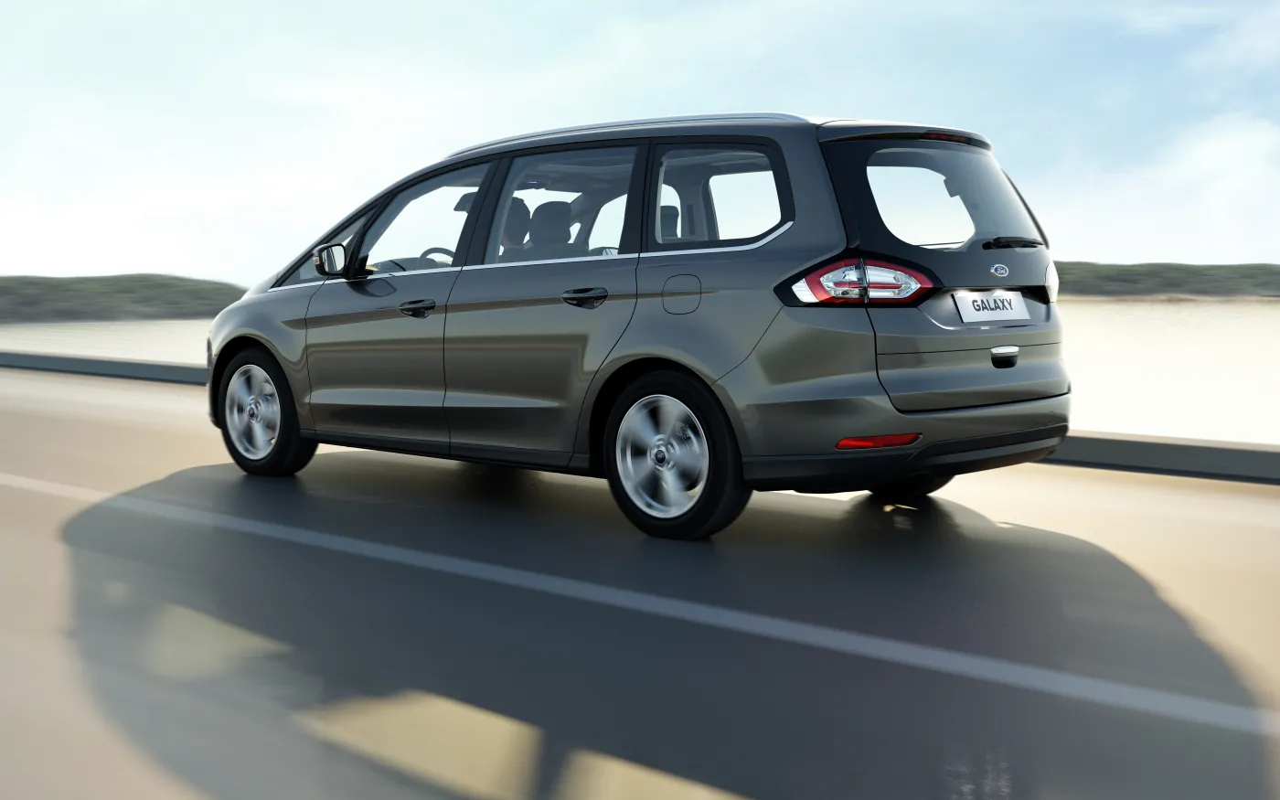 7626553-ford-galaxy.jpg