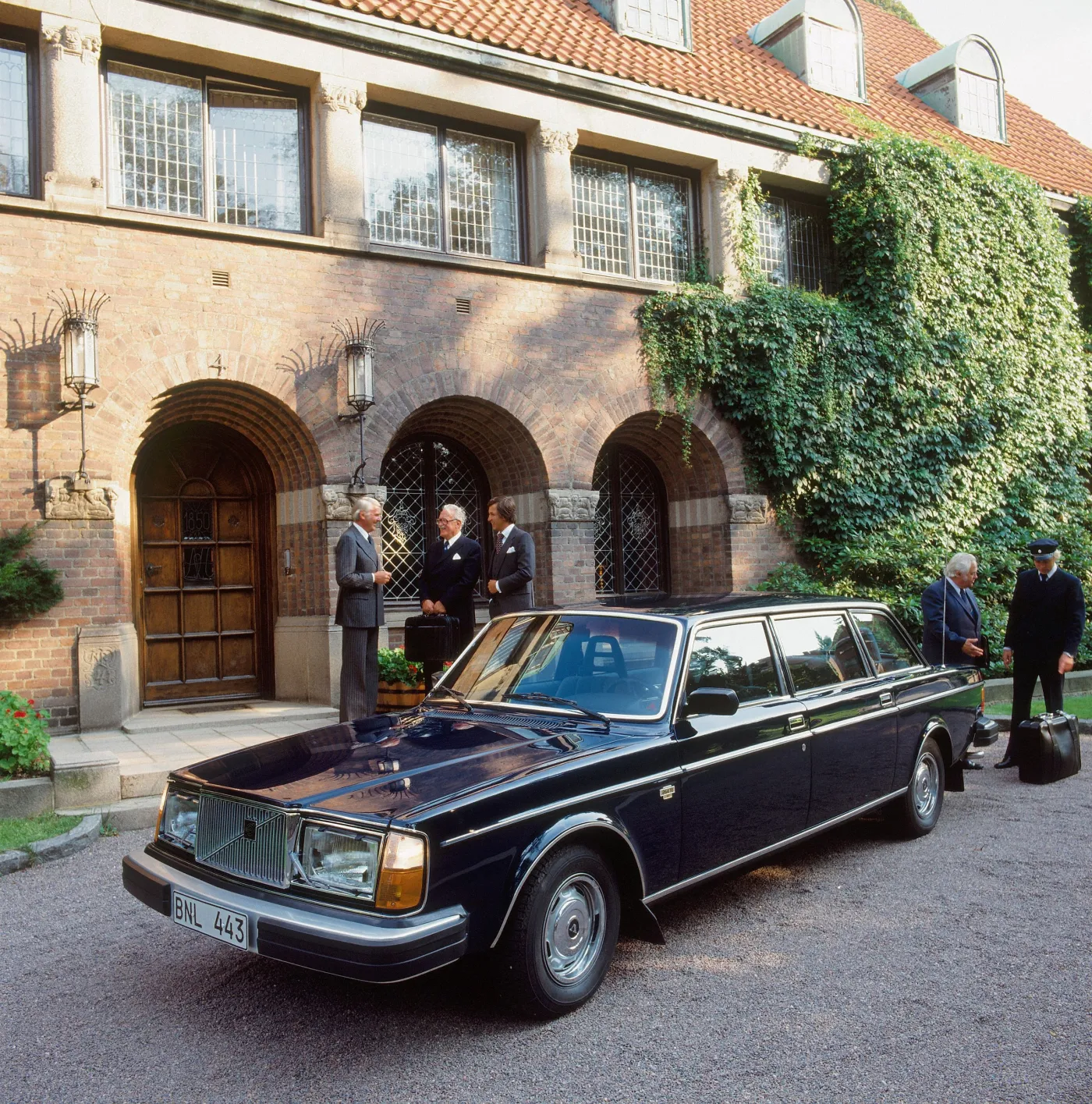7630623-volvo-264-te.jpg