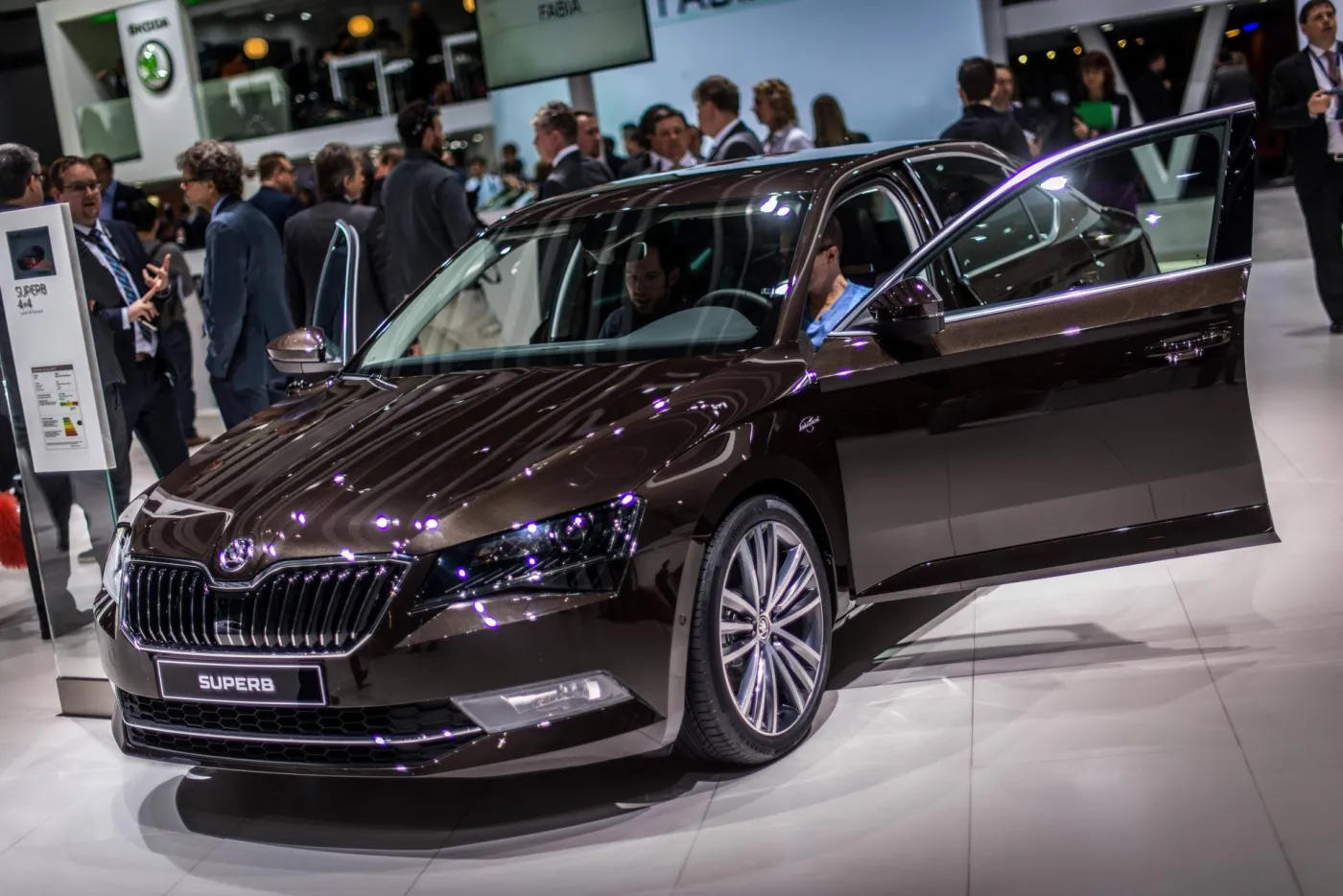 7574436-skoda-superb.jpg