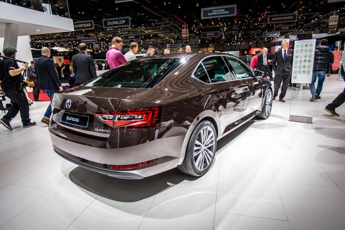 7574465-skoda-superb.jpg