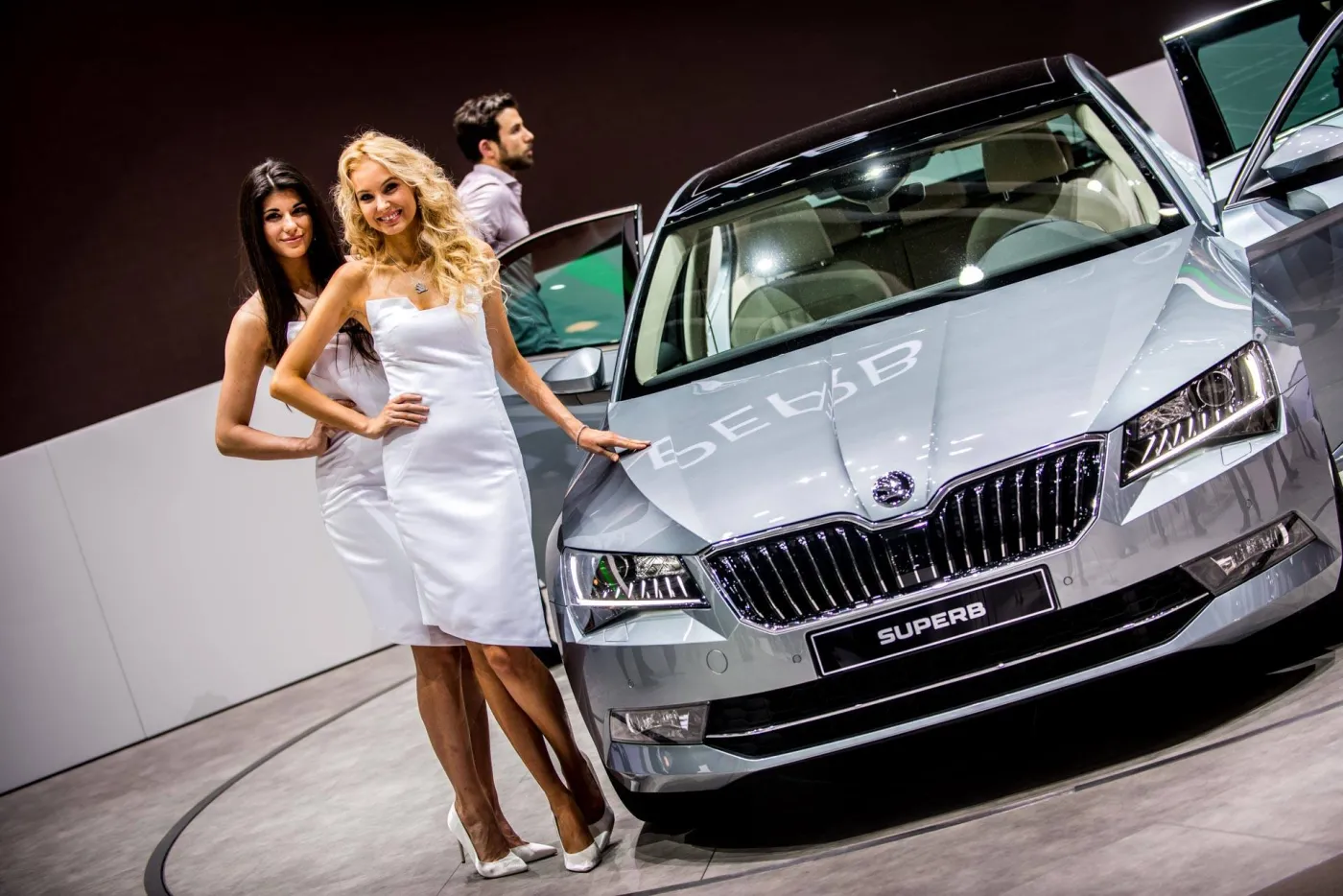 7574781-skoda-superb.jpg