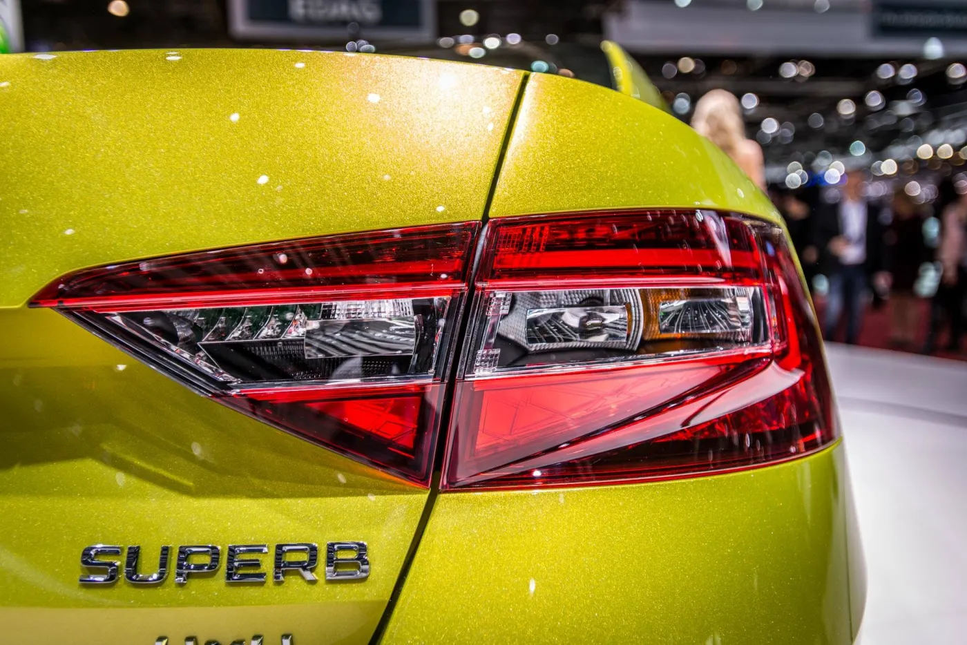 7574868-skoda-superb.jpg