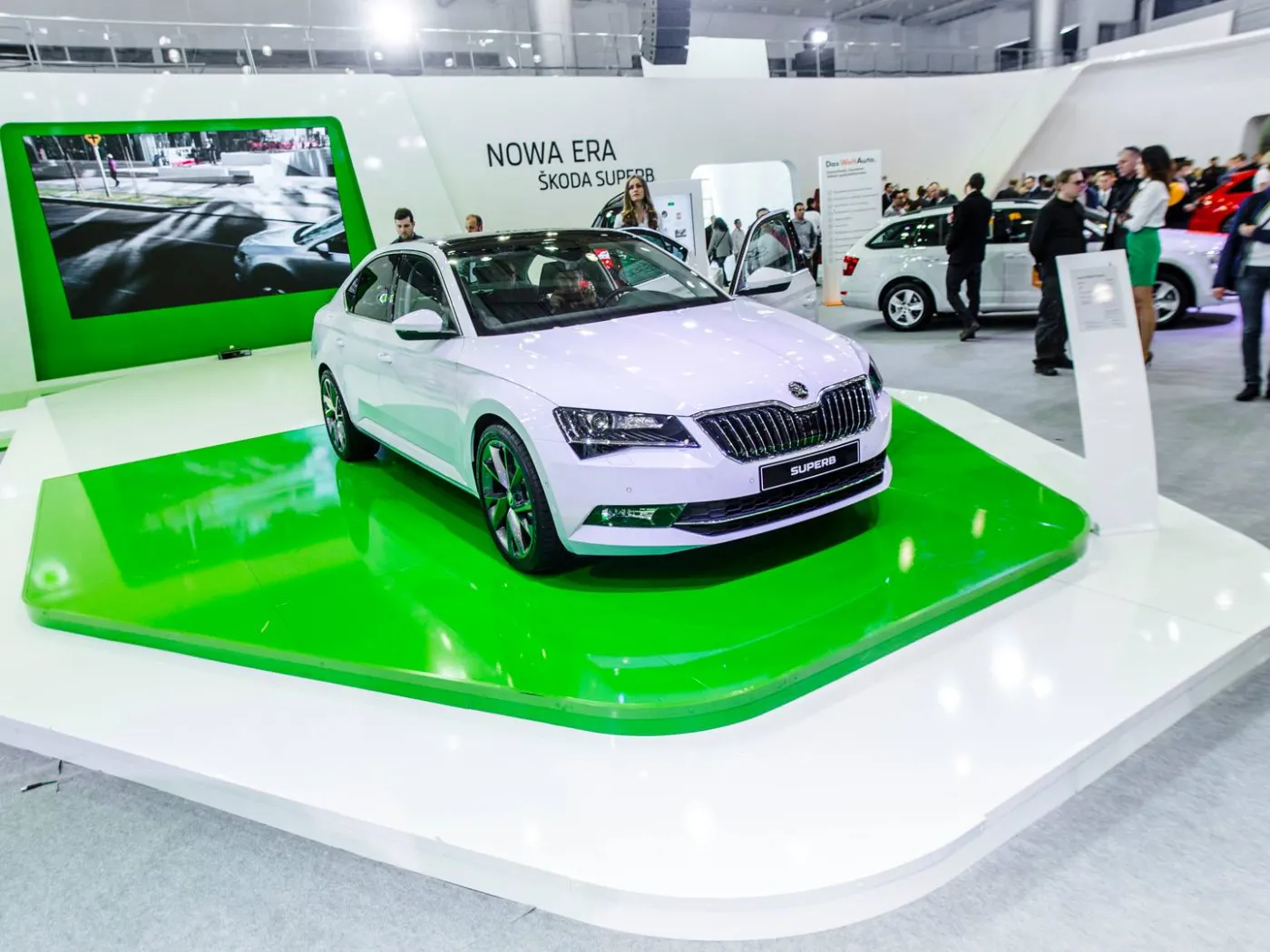7642958-skoda-superb.jpg
