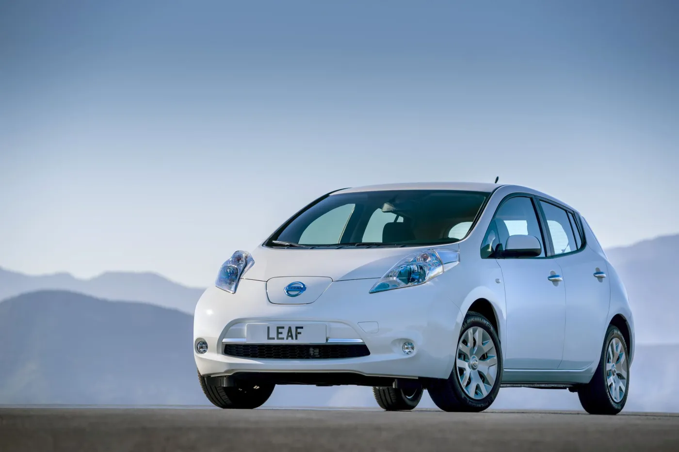 7700788-nissan-leaf.jpg