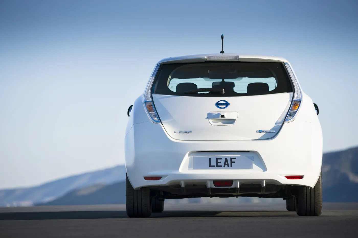 7700817-nissan-leaf.jpg