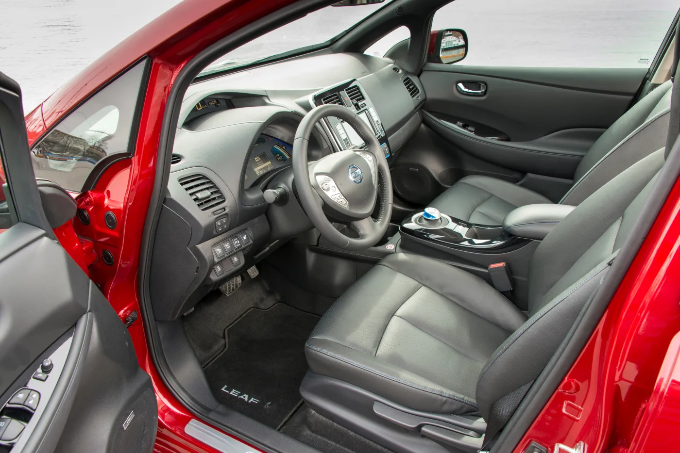 7700046-nissan-leaf.jpg