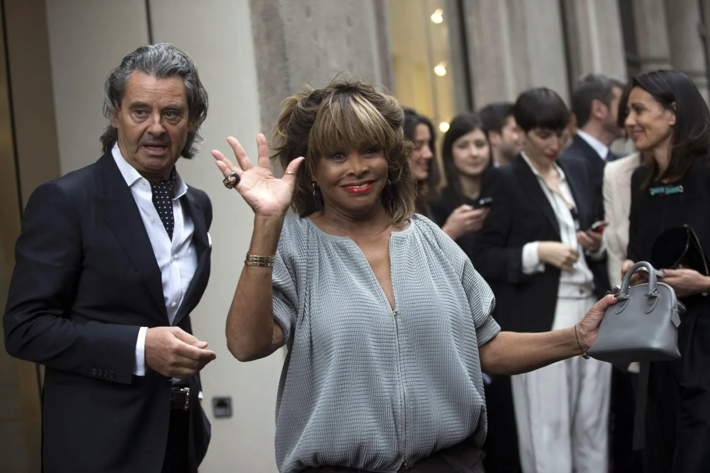 7710330-tina-turner.jpg