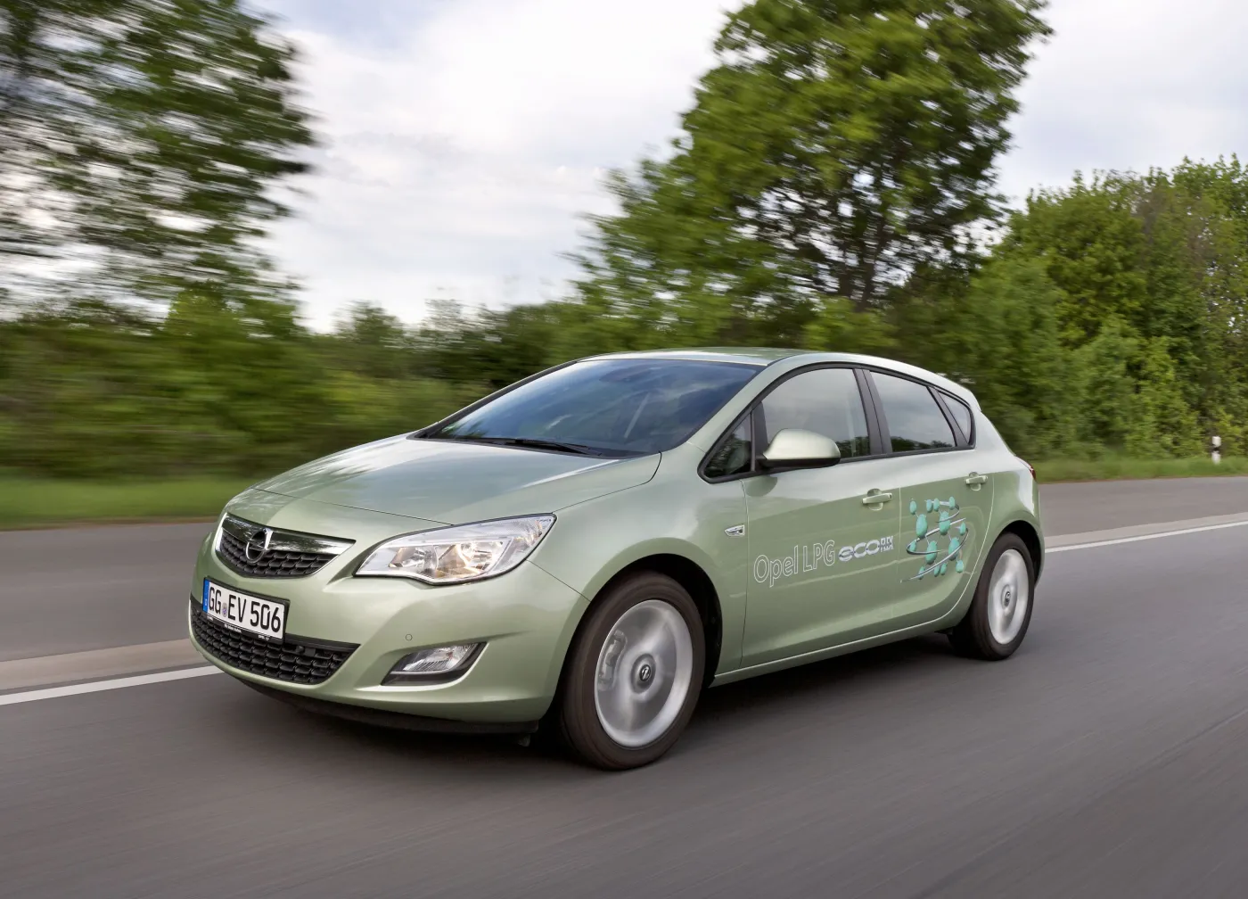 6695592-opel-astra-lpg.jpg
