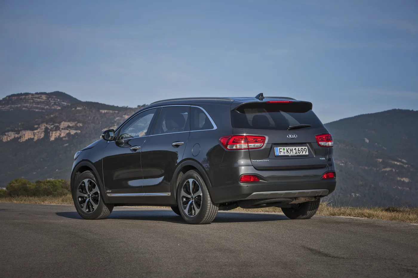 7329687-kia-sorento.jpg