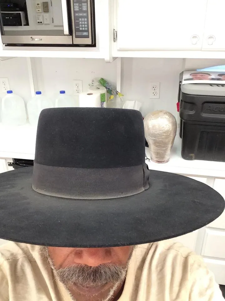 7340749-hateful-eight.jpg