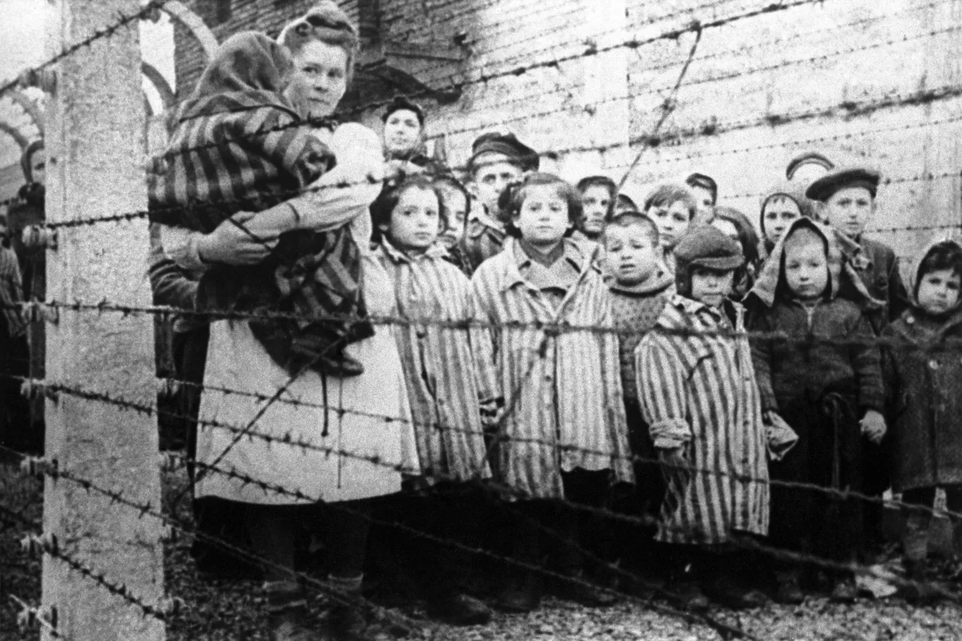 KL Auschwitz. Archiwalne ZDJĘCIA z czasów wojny