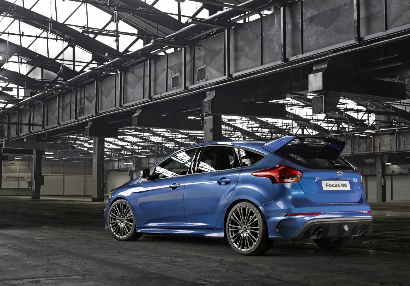 7378931-ford-focus-rs.jpg