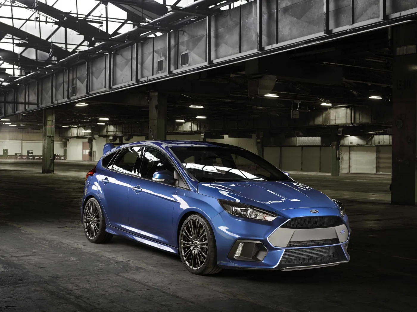 7378960-ford-focus-rs.jpg