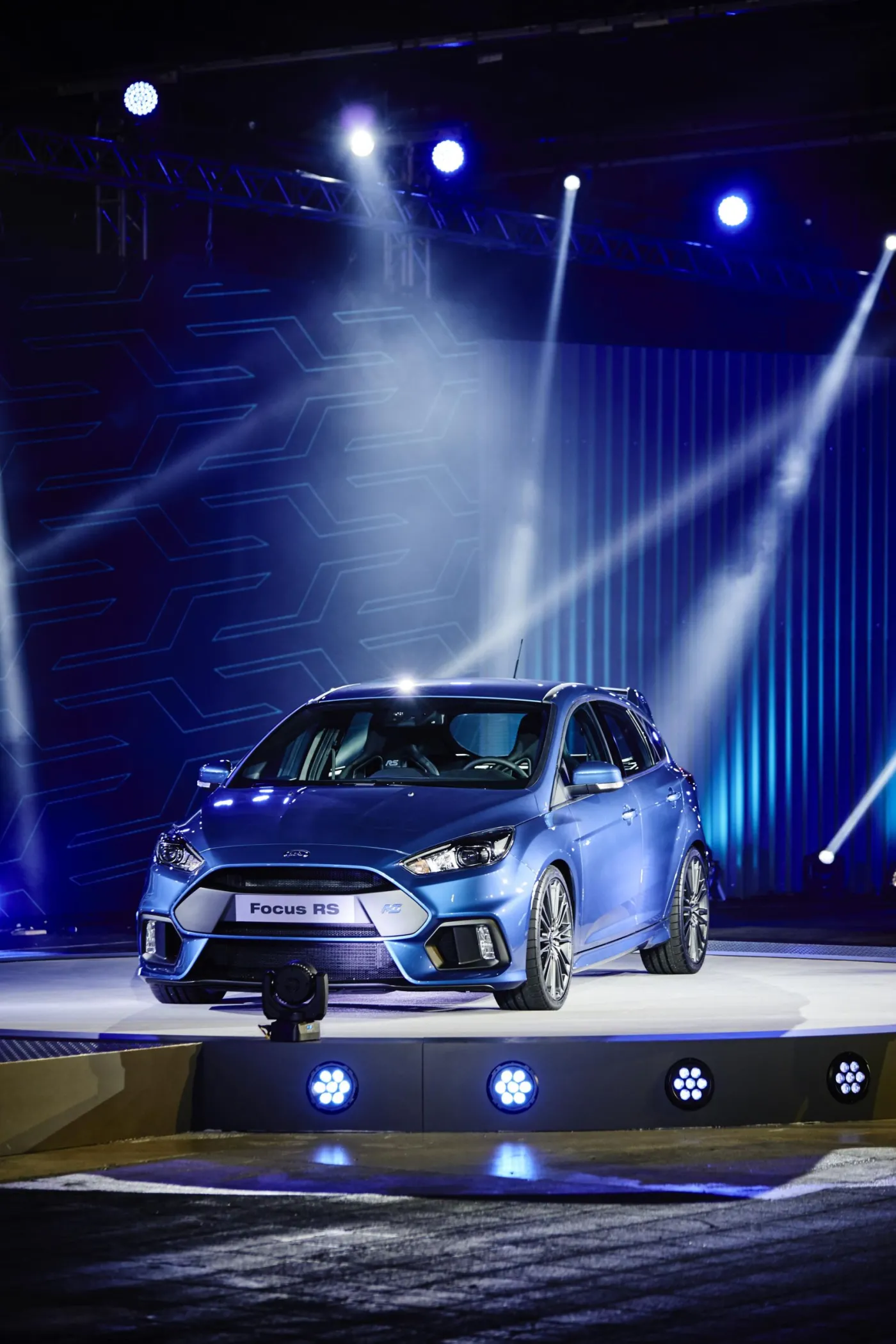 7380027-ford-focus-rs.jpg