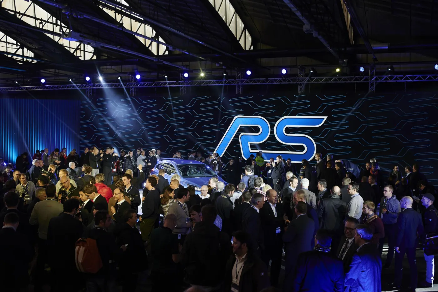 7380056-ford-focus-rs.jpg