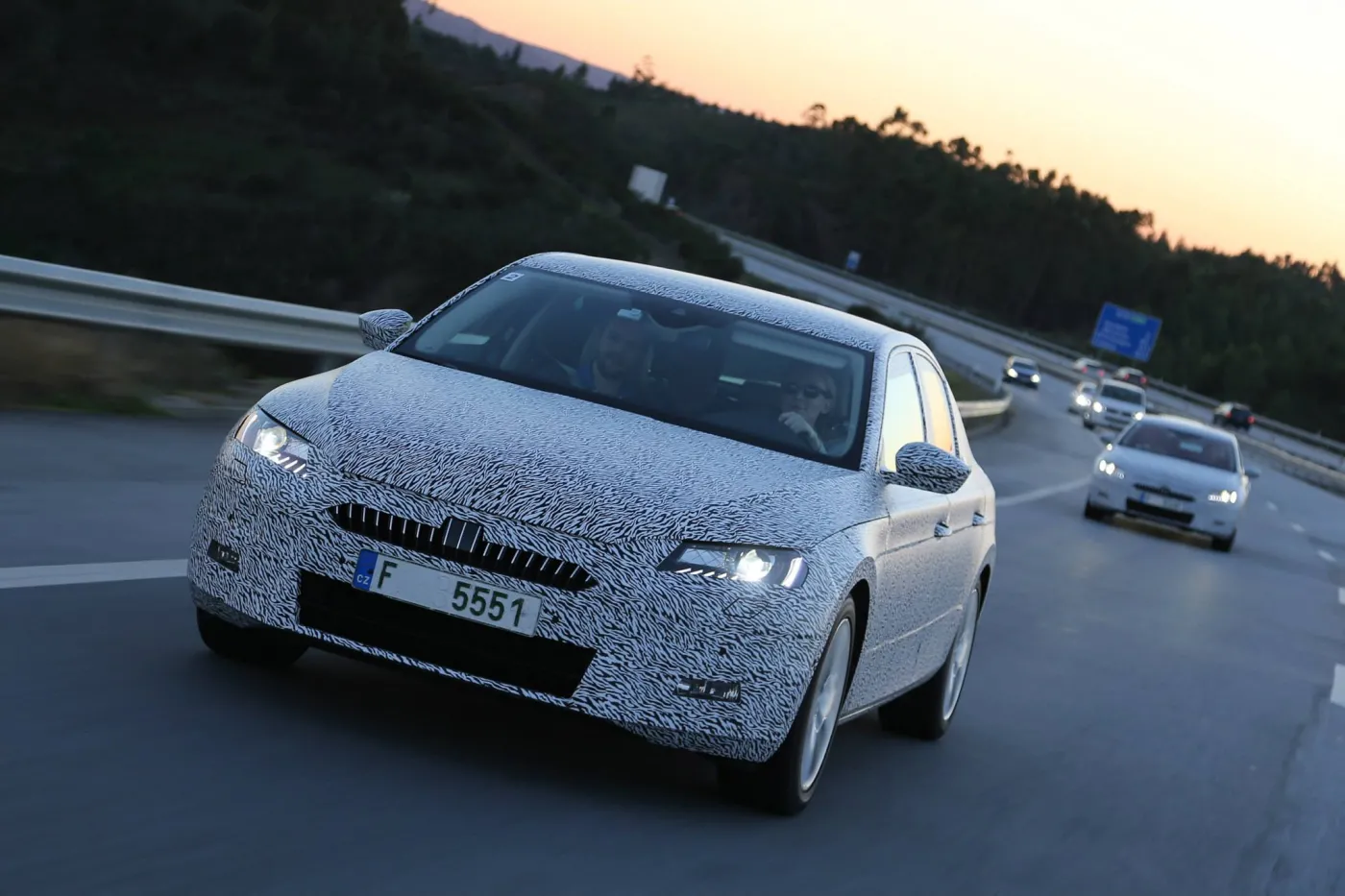 7180377-skoda-superb.jpg