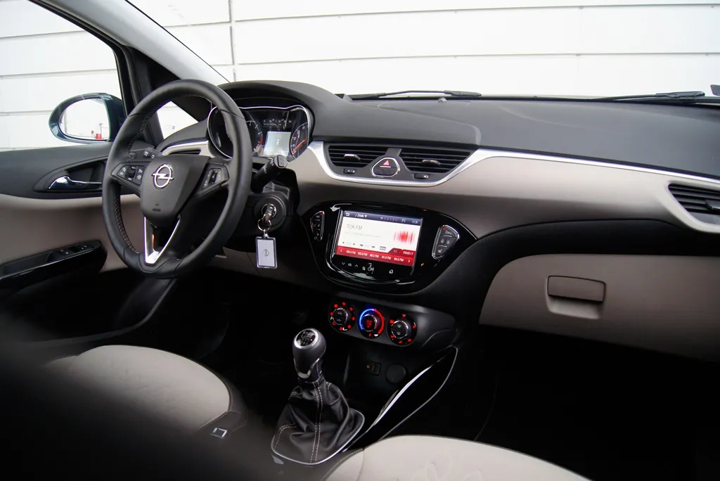 7438258-opel-corsa-1.jpg