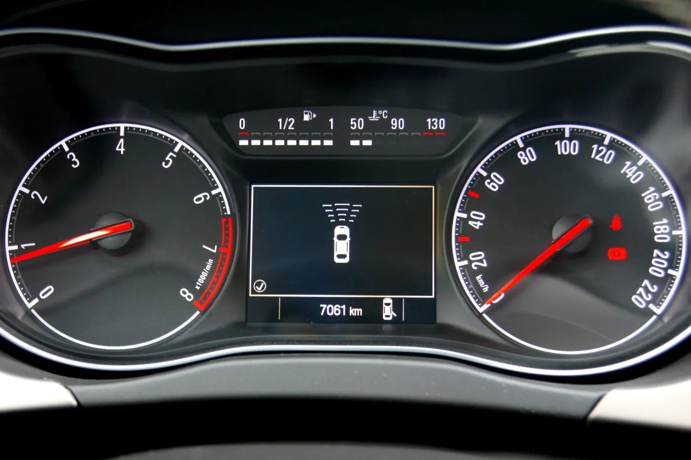 7438287-opel-corsa-1.jpg