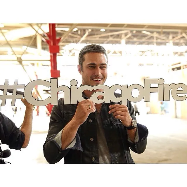 7440478-taylor-kinney.jpg