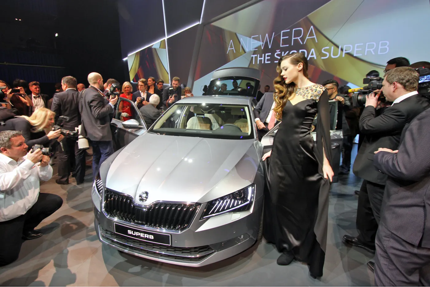 7441641-skoda-superb.jpg