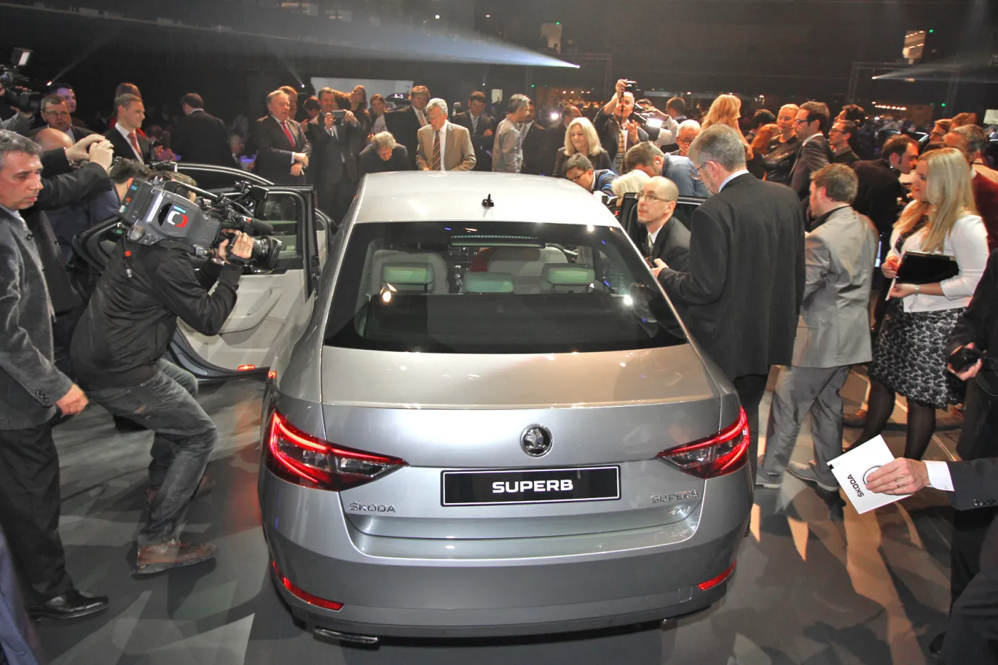7441815-skoda-superb.jpg