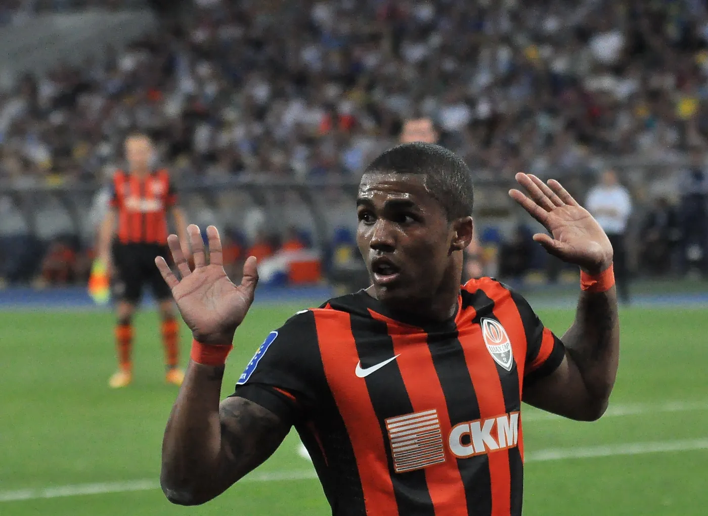 Liga niemiecka: Douglas Costa piłkarzem Bayernu Monachium