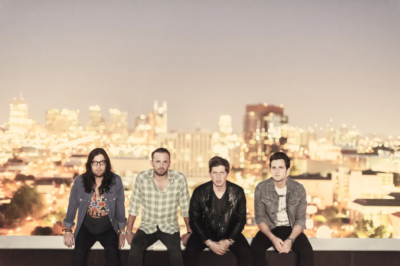 Co Kings Of Leon robią w starym domu?