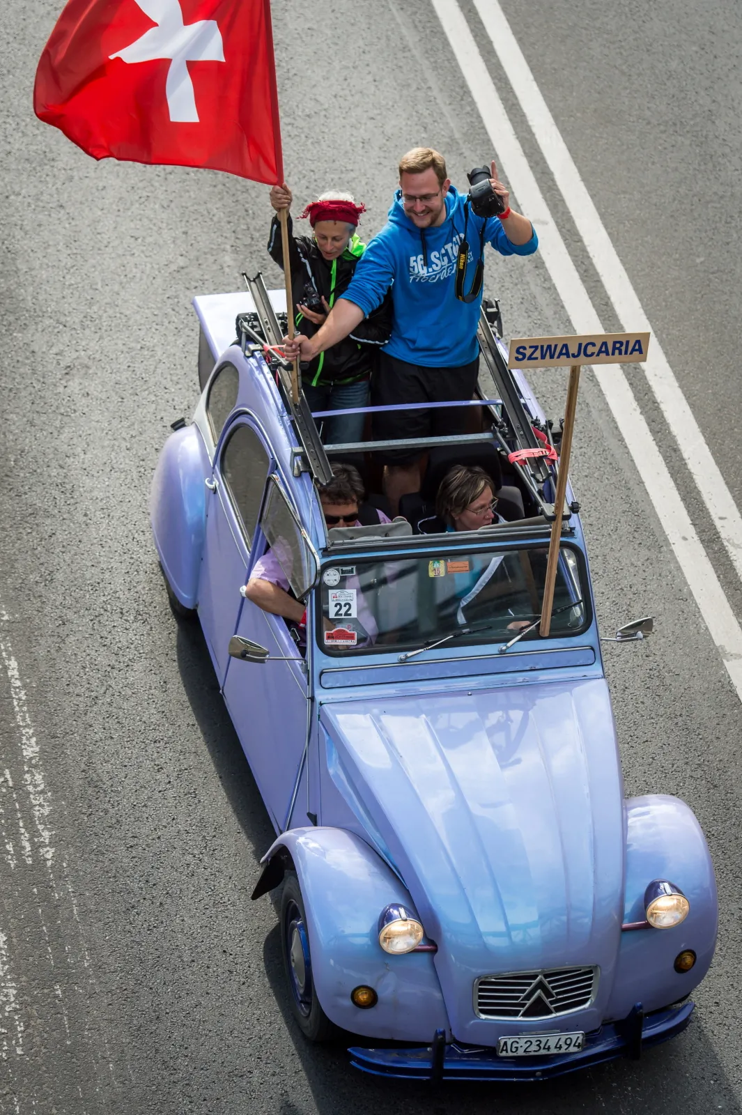 8043567-citroen-2cv.jpg