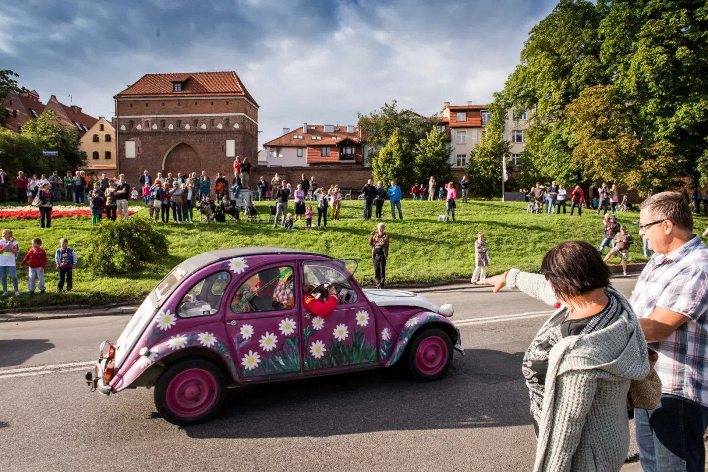 8043745-citroen-2cv.jpg