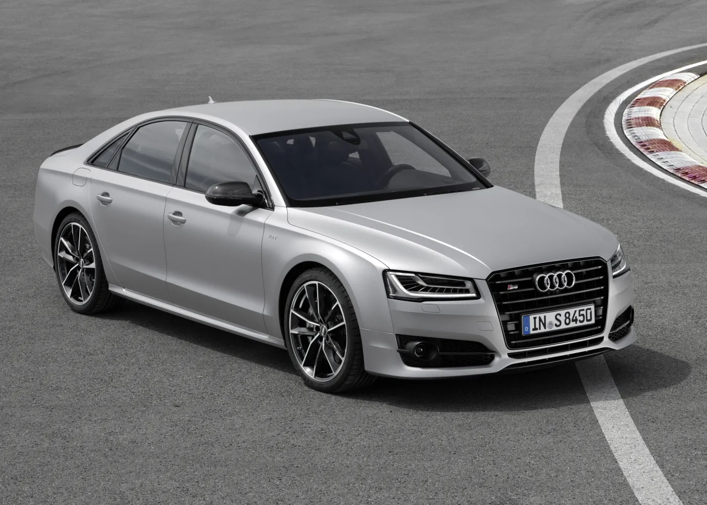 8053439-audi-s8-plus.jpg