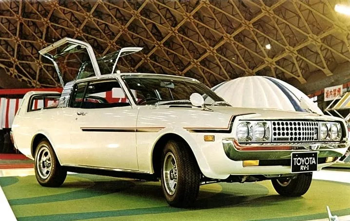 Toyota RV-1 dla rodziny na wakacje. Znasz taki samochód? Zobacz zdjęcia