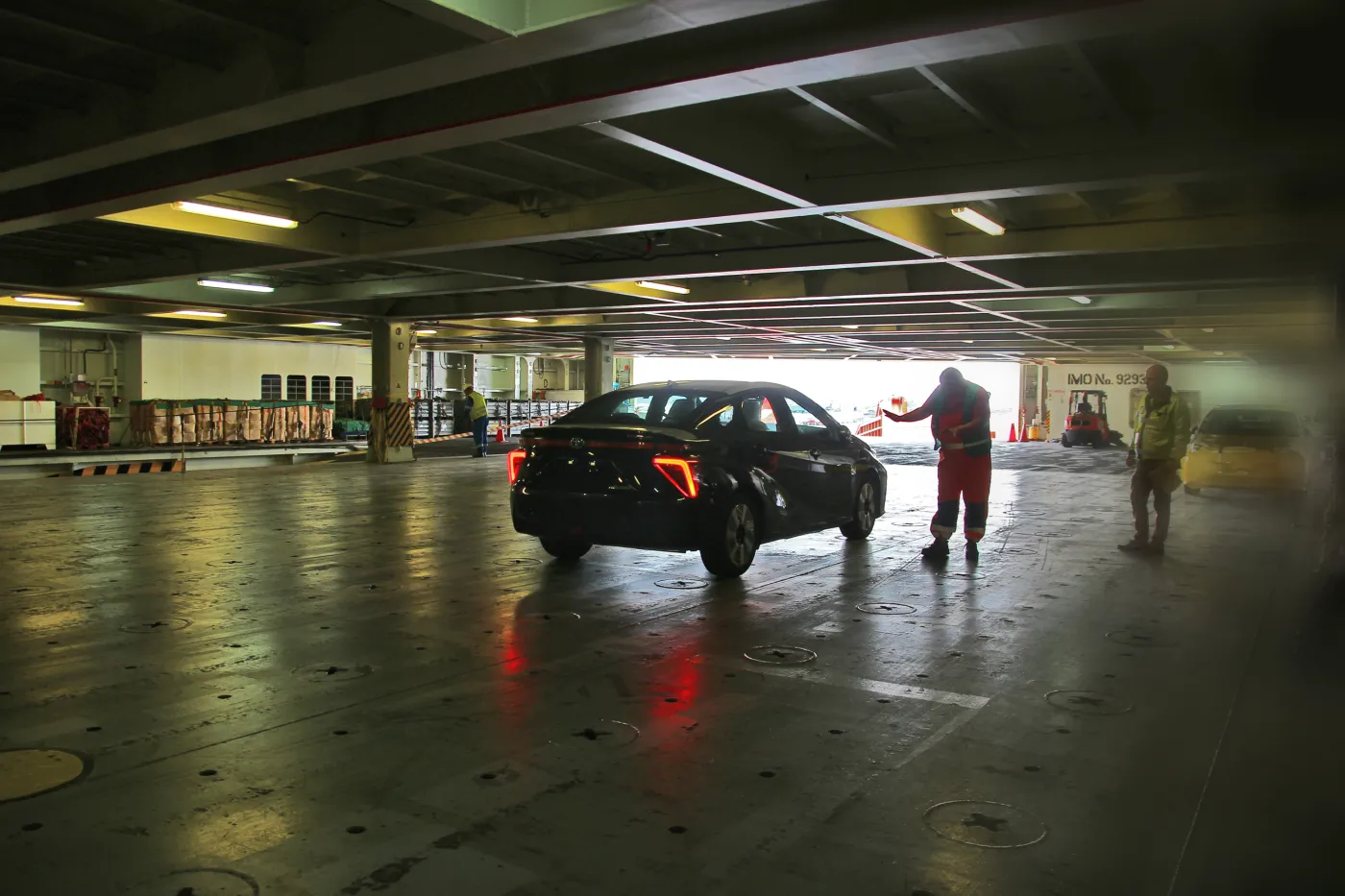 8080645-toyota-mirai.jpg
