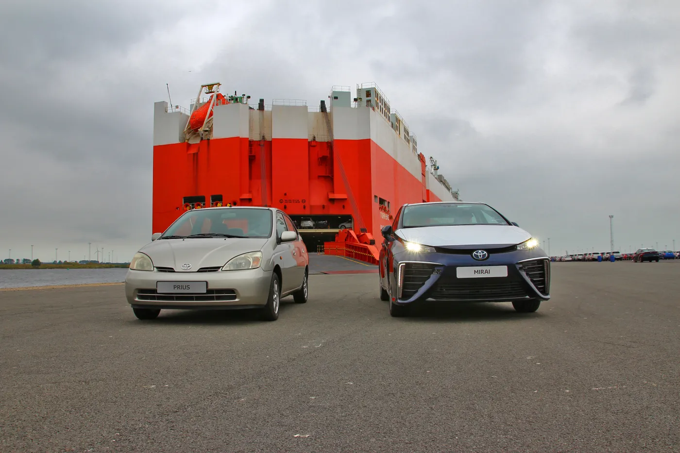 8080769-toyota-mirai.jpg