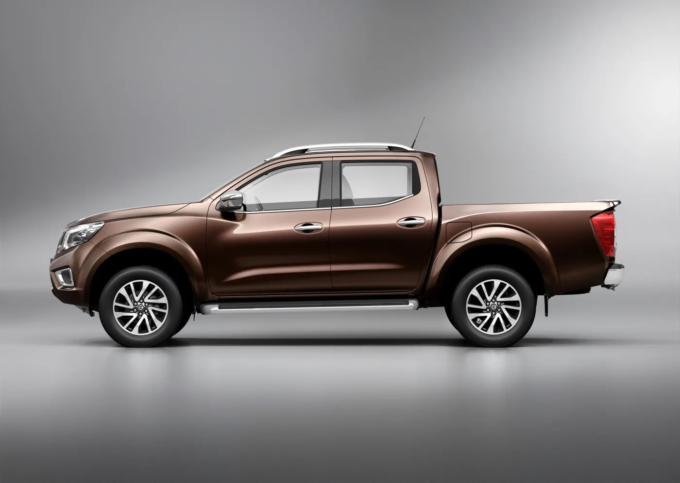 8099416-nissan-navara.jpg