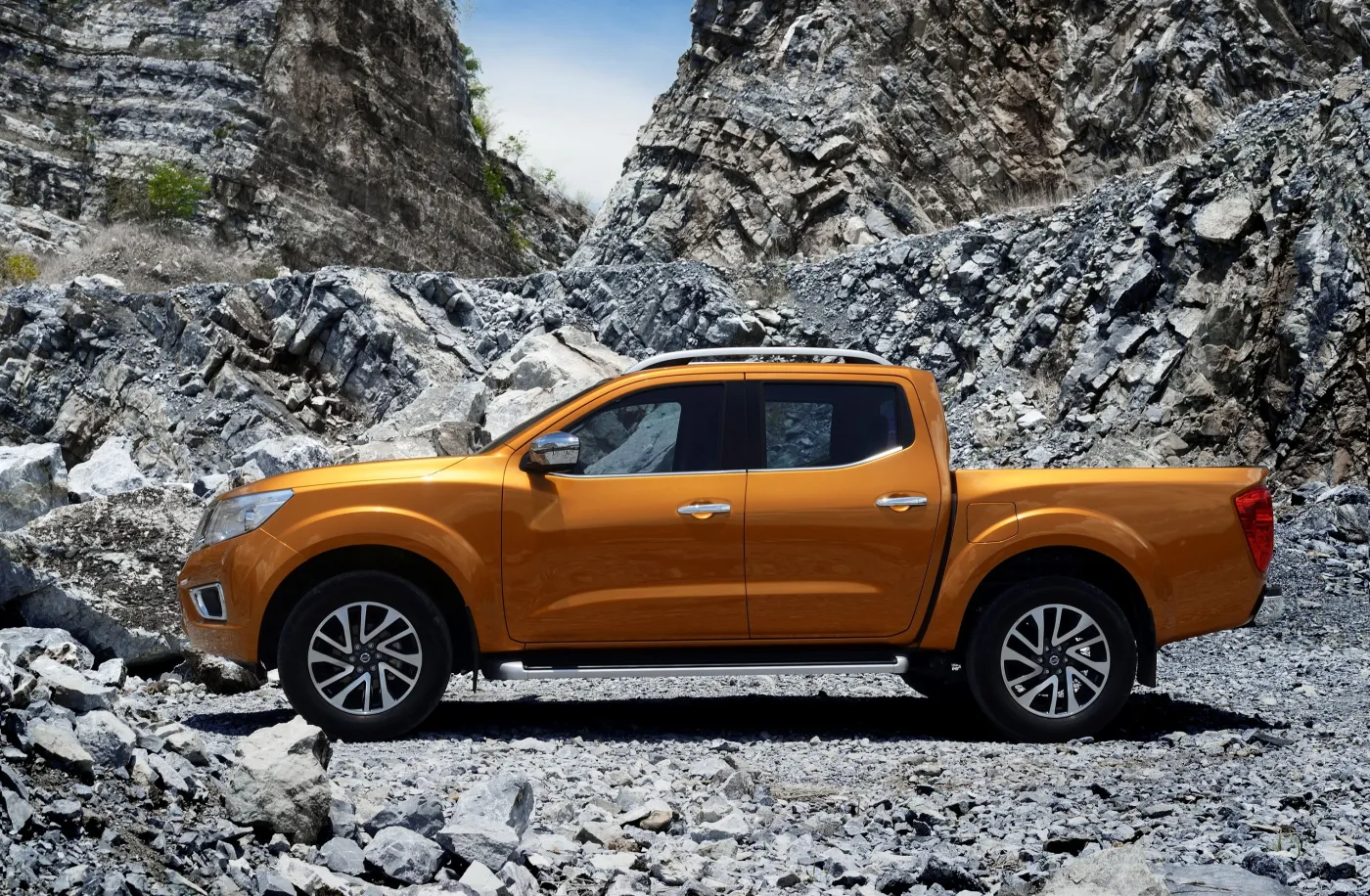 8099633-nissan-navara.jpg
