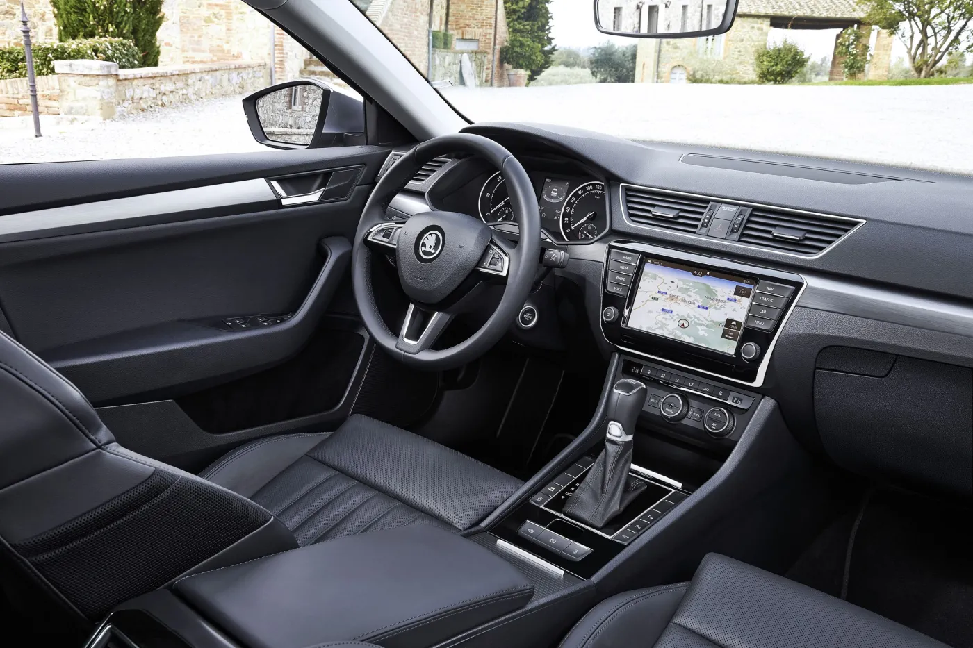 7810563-skoda-superb.jpg