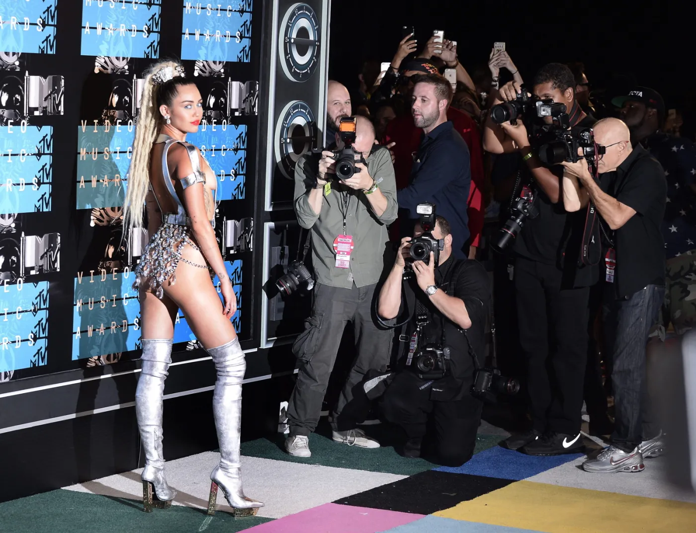 8149217-miley-cyrus.jpg