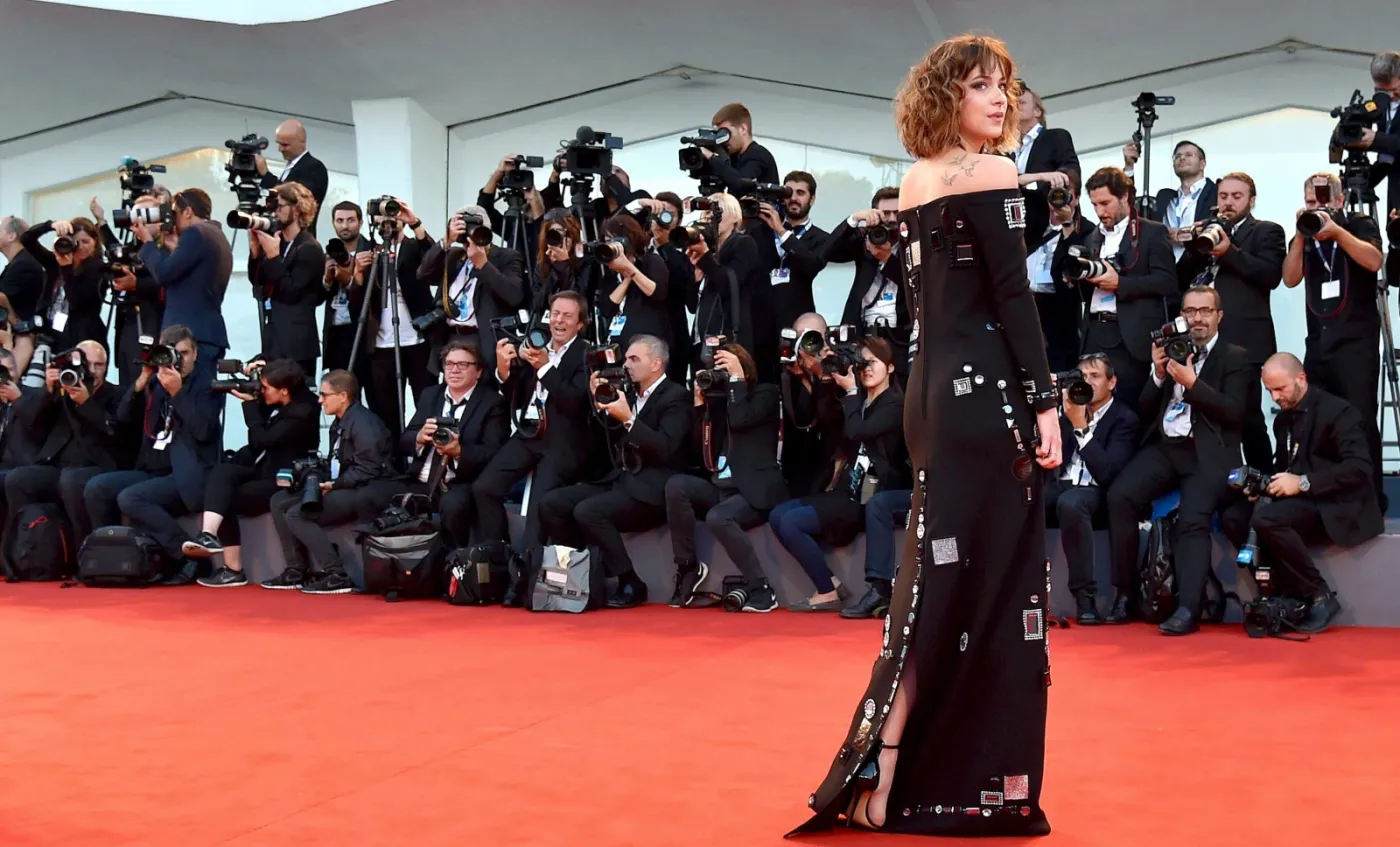 8179825-dakota-johnson.jpg