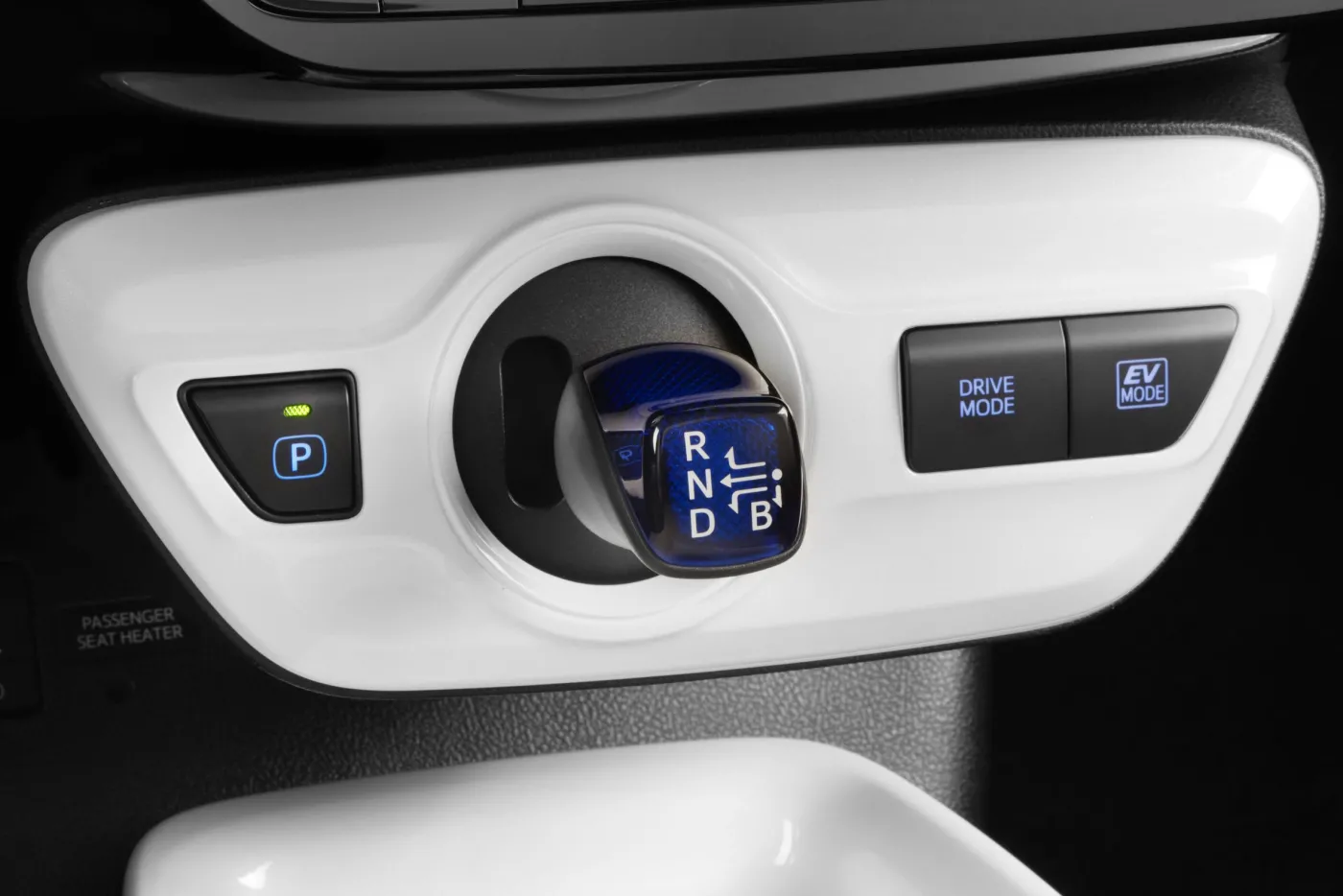 8187366-toyota-prius.jpg