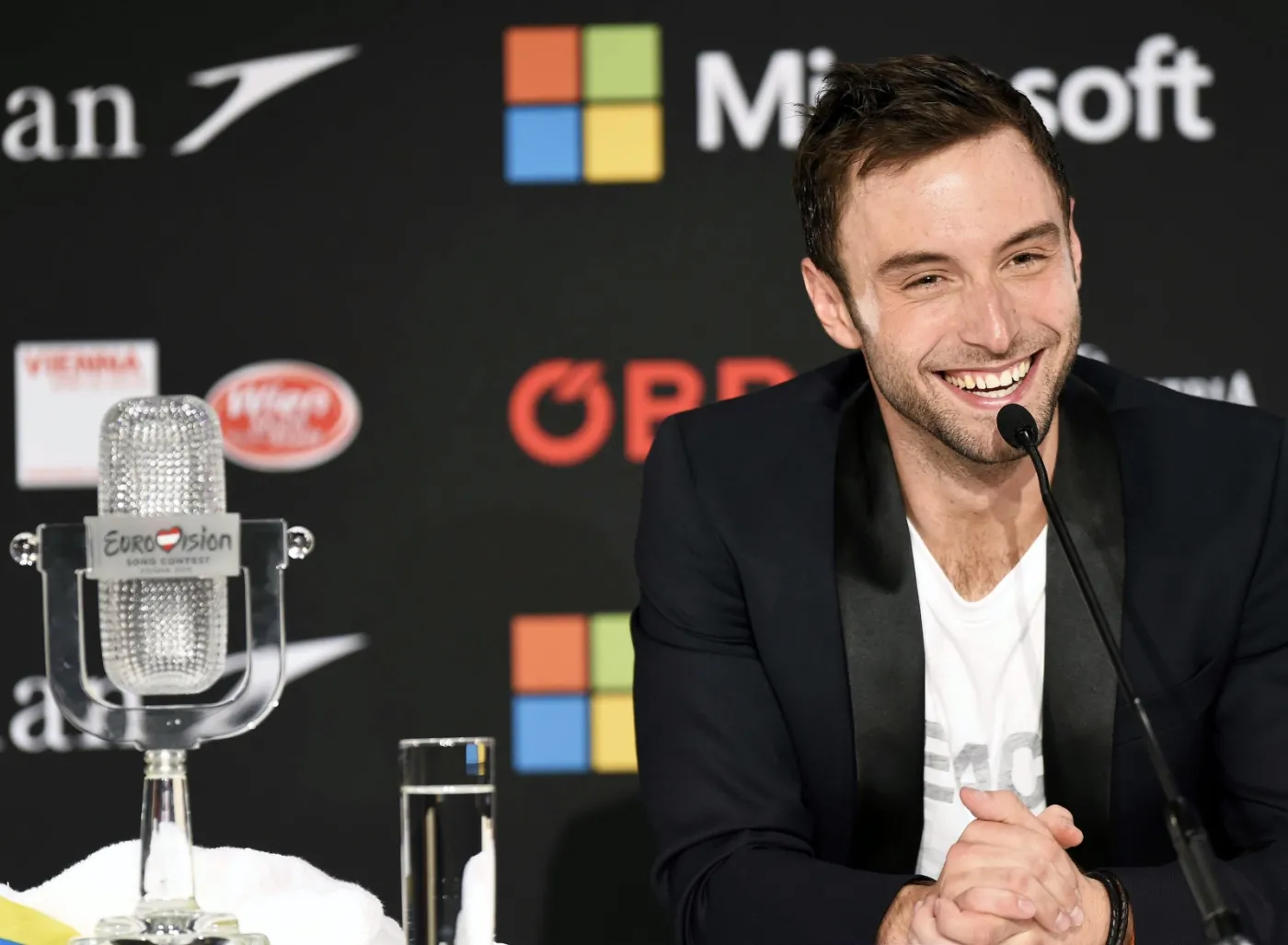 7808451-mans-zelmerlow.jpg