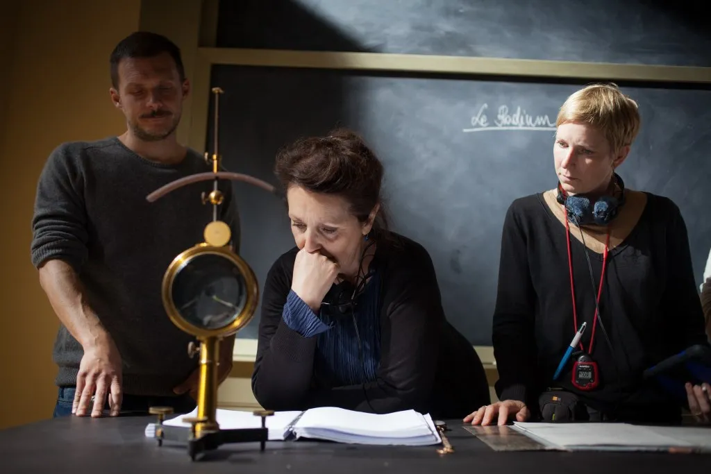 7820911-maria-curie.jpg
