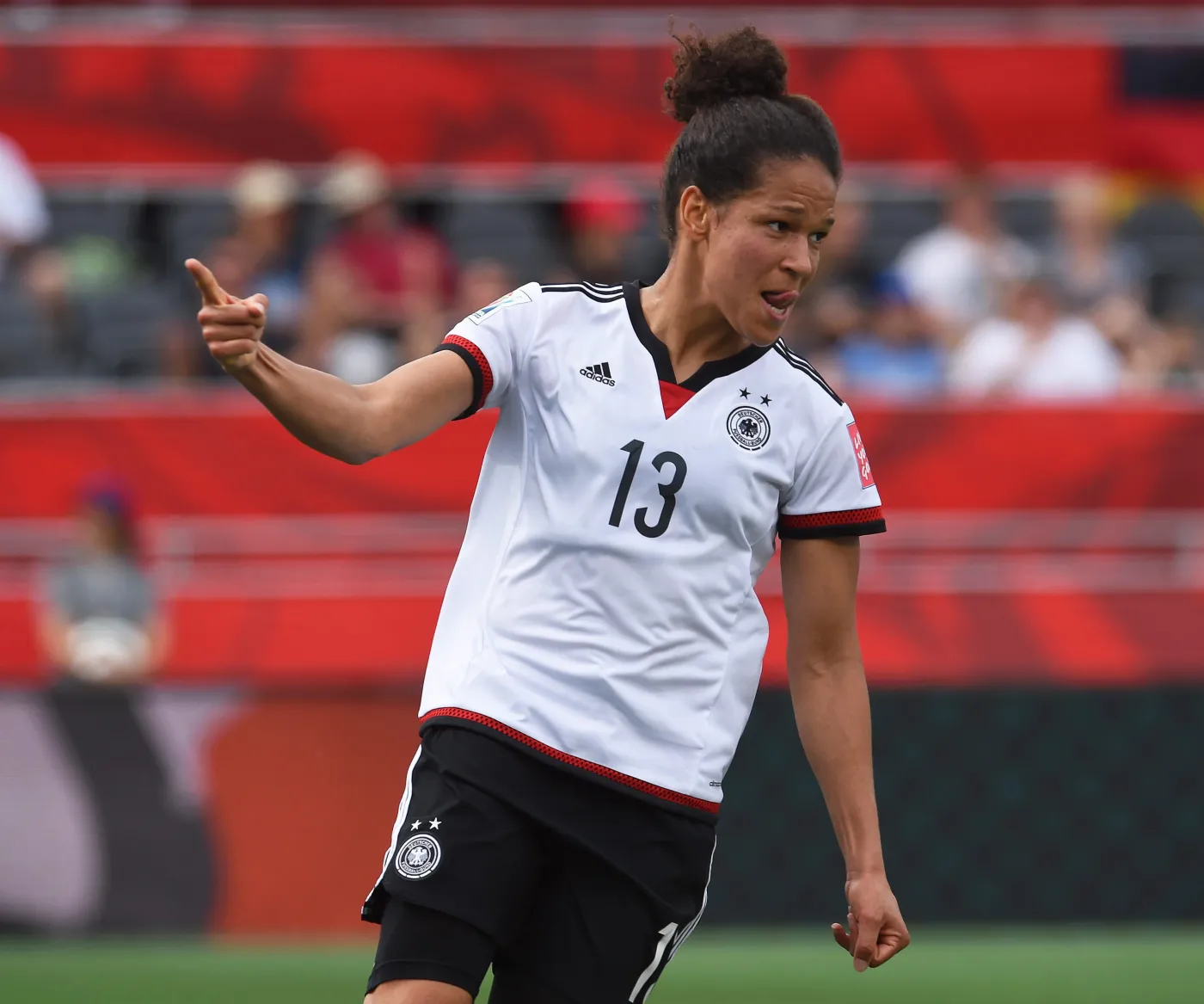 7853373-celia-sasic.jpg